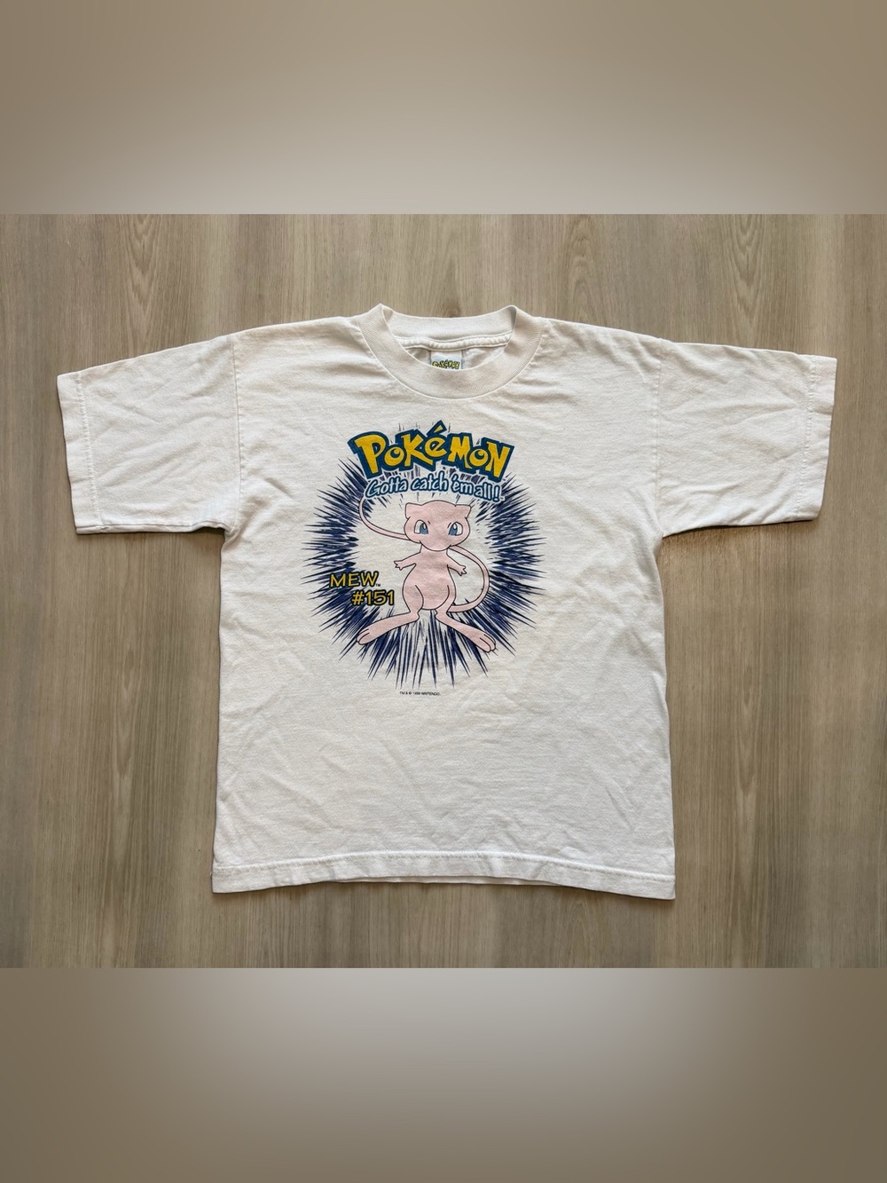Vintage 1999 Pokémon Mew #151 Tee Youth L